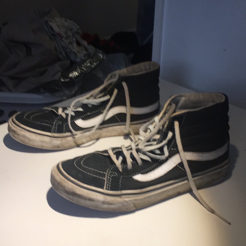 Vans - Picture 2 of 5